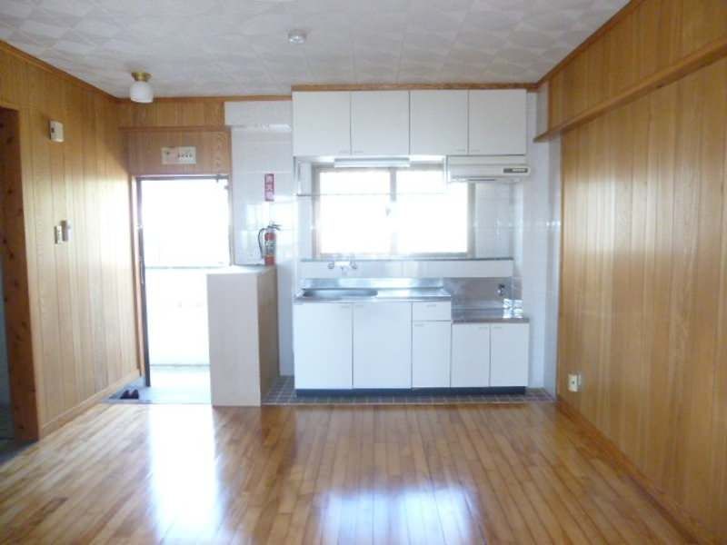 Park Side B 2DK Apartment for Rent in Nishihara, Okinawa - Thumbnail 2