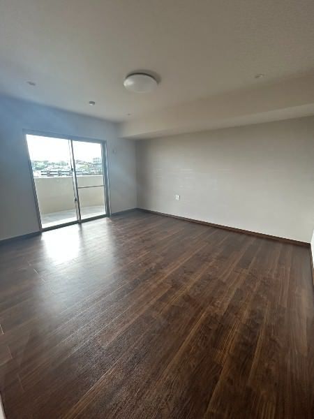 New 2LDK Apartment for Rent in Okinawa City with Sea View - Thumbnail 3