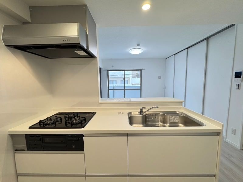 New 2025 3LDK Apartment for Rent in Ameku, Naha, Okinawa - Thumbnail 4