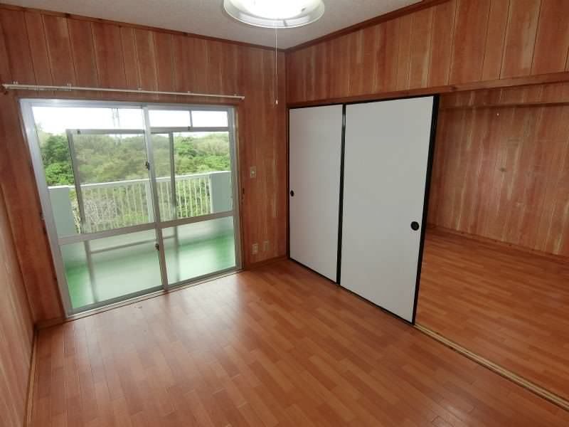 Terashima Apartment 2DK Rental in Uruma City, Okinawa - Thumbnail 3