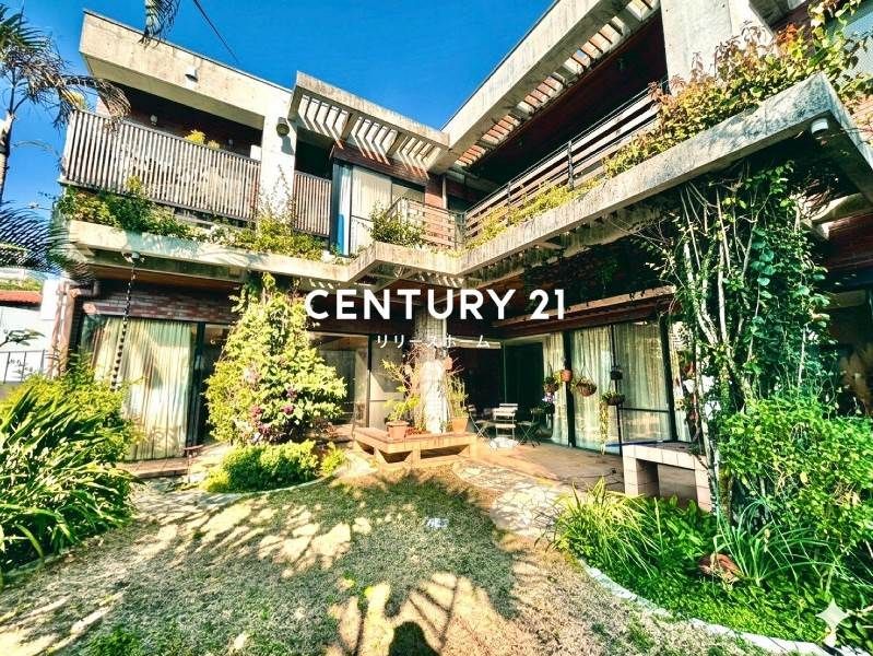 Omoromachi Designer Residence with Cooking Studio in Naha - Thumbnail 2