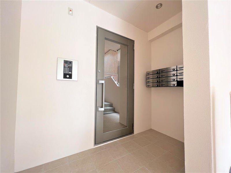 Modern 1K Apartment for Rent in Naha Nishi, Okinawa - 2023 Build - Thumbnail 3