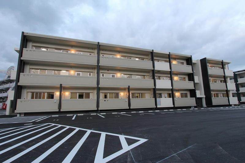 Modern 2LDK Apartment for Rent in Naha City, Okinawa - Thumbnail 3