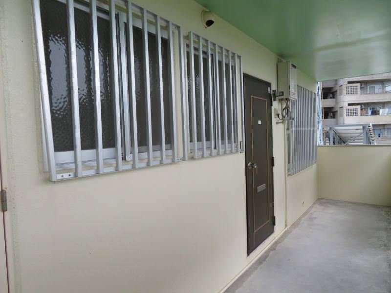 3DK Apartment for Rent in Kitakagusuku Village, Okinawa - Thumbnail 2