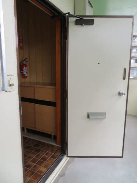 3DK Apartment for Rent in Kitakagusuku Village, Okinawa - Thumbnail 4