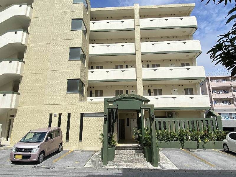 1K Apartment for Rent in Tomigusuku, Okinawa - Auto-lock, Elevator - Thumbnail 2