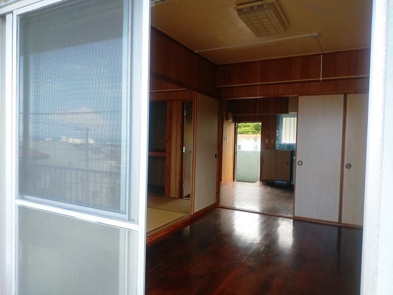 2DK Apartment for Rent in Onna Village, Nakadomari, Okinawa - Thumbnail 2