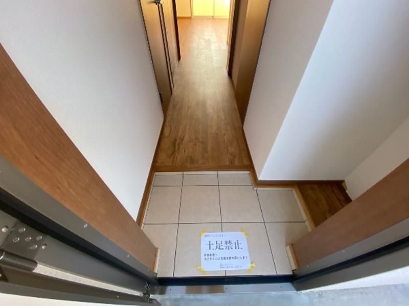 Modern 1R Apartment for Rent in Urasoe, Okinawa – 28.8 sqm - Thumbnail 3