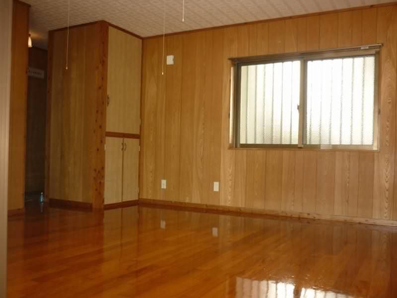 1R Apartment for Rent in Tomigusuku City, Okinawa - Thumbnail 2