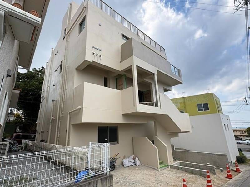 New 2026 Pet-Friendly 1LDK Apartment for Rent in Urasoe, Okinawa - Thumbnail 2