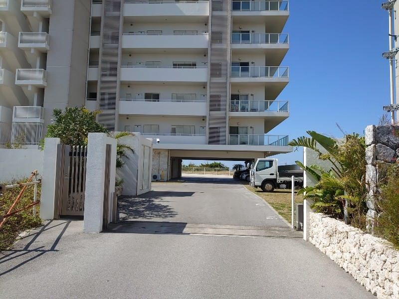 Ocean View 2LDK Apartment near Churaumi Aquarium in Motobu - Thumbnail 3