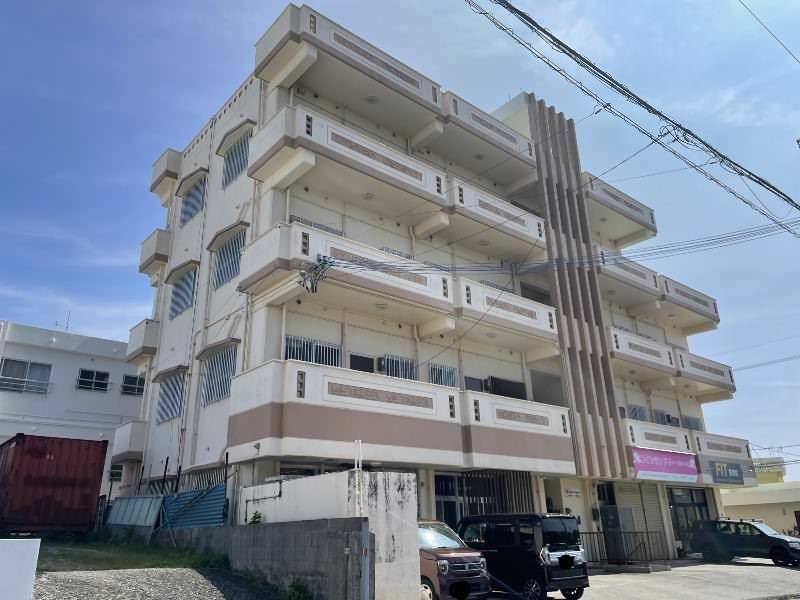 Spacious 2DK Apartment for Rent in Yomitan Village, Okinawa - Thumbnail 3