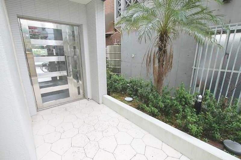 Modern 1K Apartment for Rent in Naha, Okinawa - Near Tsubogawa Station - Thumbnail 2