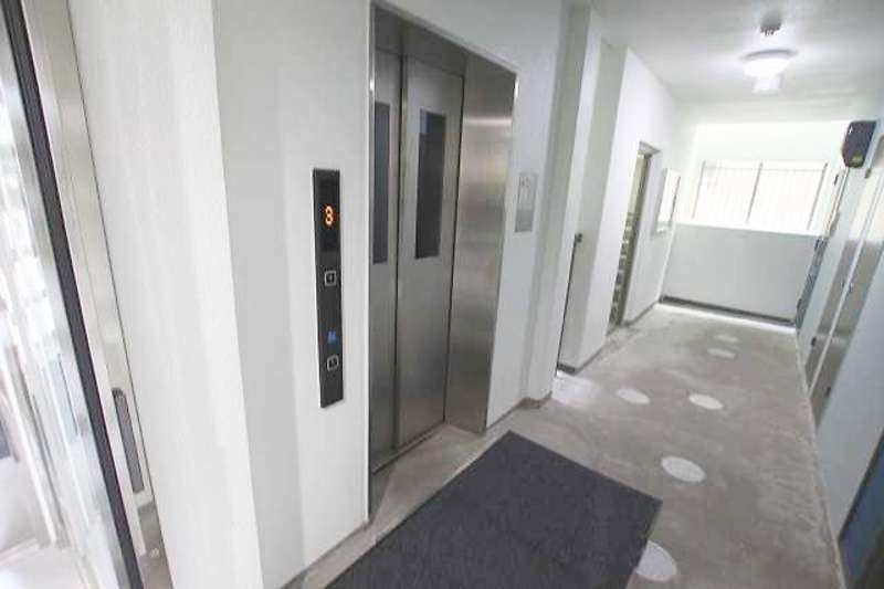 Modern 1K Apartment for Rent in Naha, Okinawa - Near Tsubogawa Station - Thumbnail 4