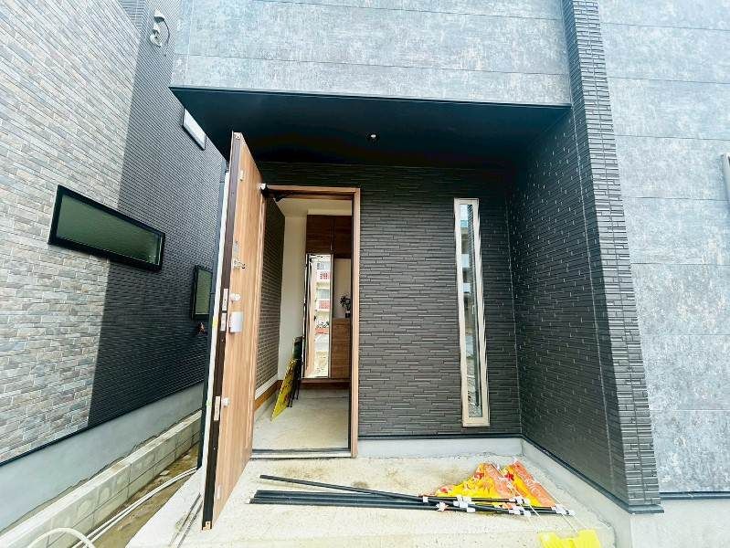 New 2025 4LDK House with 3-Car Parking in Uruma, Okinawa - Thumbnail 4