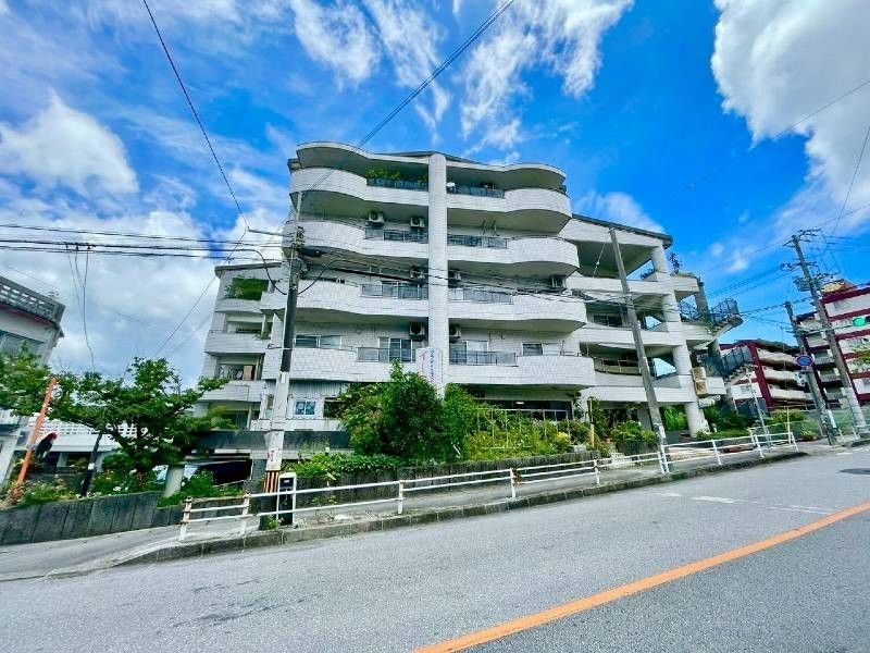 Renovated 2LDK Apartment for Sale in Naha, Okinawa - Thumbnail 4