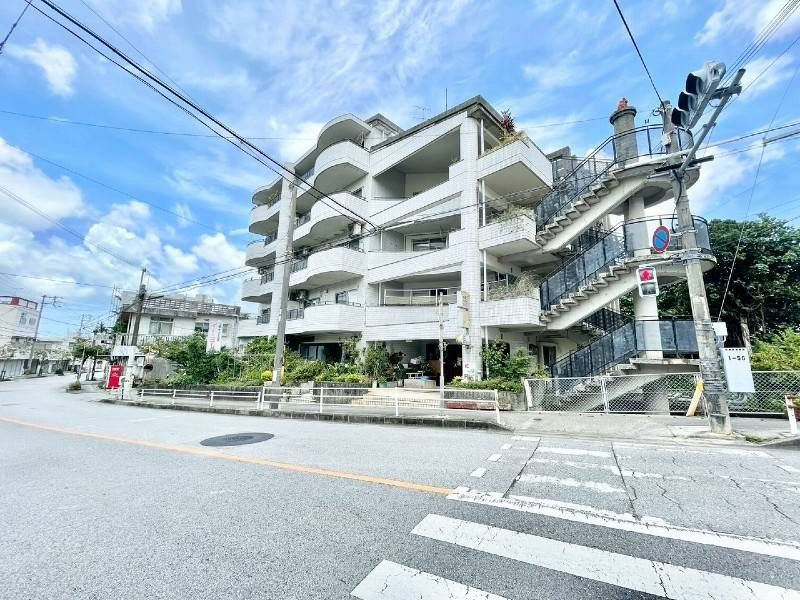 Renovated 2LDK Apartment for Sale in Naha, Okinawa - Thumbnail 3