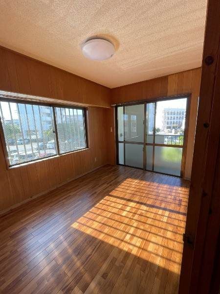 3DK Apartment for Rent in Nakagusuku Village, Okinawa - Thumbnail 2