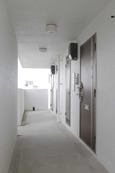 1LDK Apartment for Rent in Ganeko, Ginowan City, Okinawa - Thumbnail 2