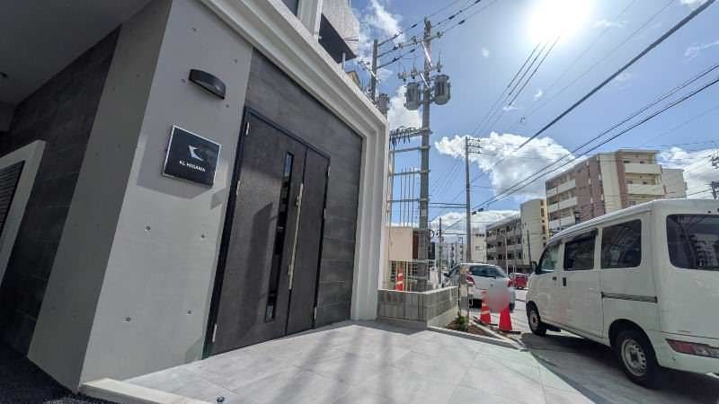 New 1R Apartment in Naha Hikawa with Free Internet & Security - Thumbnail 3