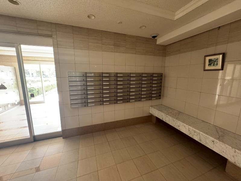Renovated 3LDK Apartment with Walk-in Closet in Naha, Okinawa - Thumbnail 3
