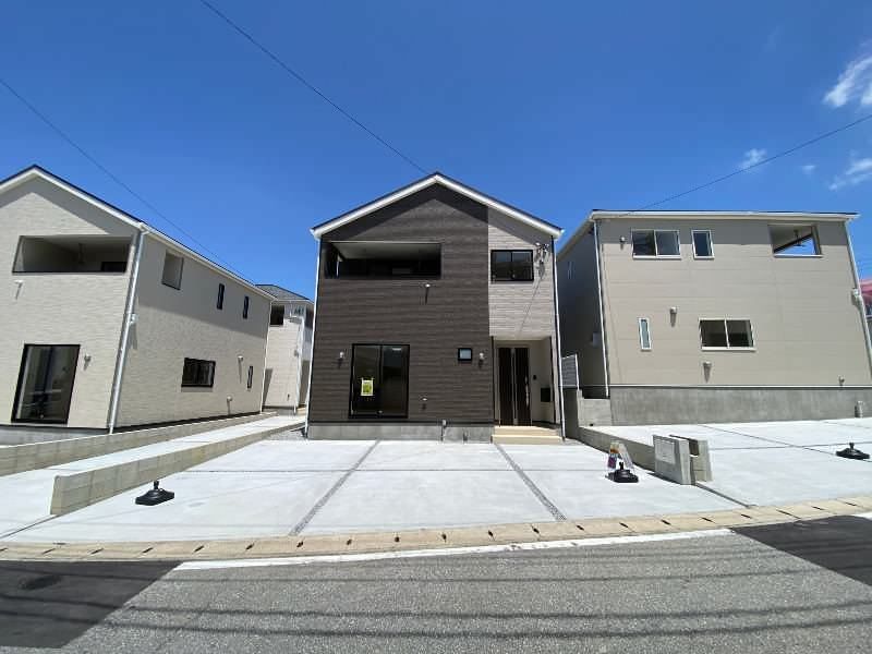 New 4LDK House for Sale in Uehara, Ginowan City, Okinawa - Thumbnail 3
