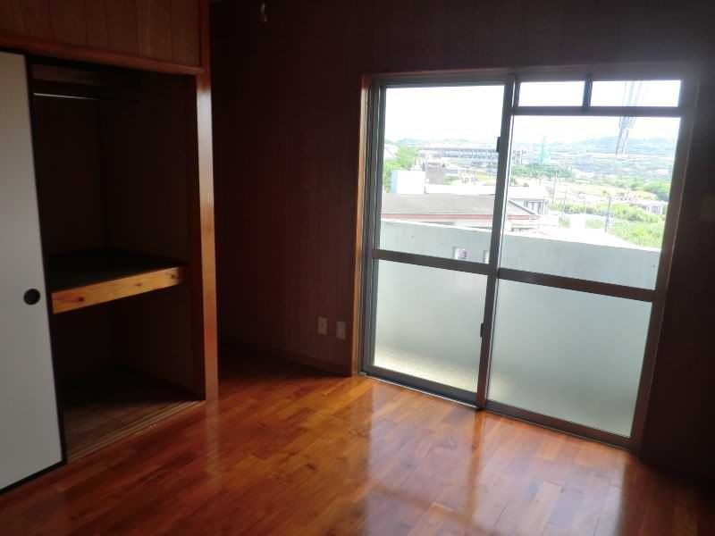 Yaese Town 2DK Apartment for Rent with Separate Bath/Toilet - Thumbnail 2