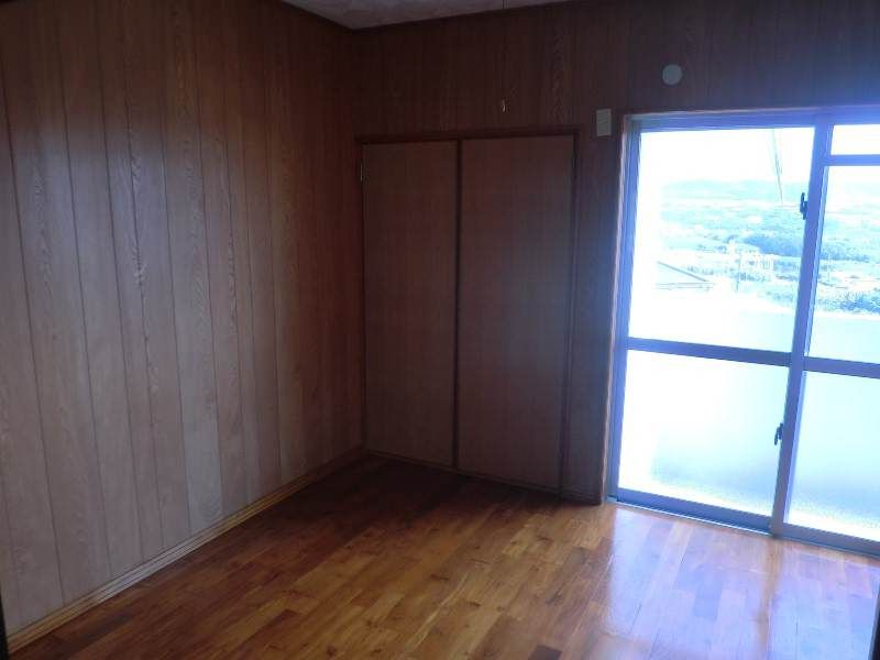 Yaese Town 2DK Apartment for Rent with Separate Bath/Toilet - Thumbnail 3