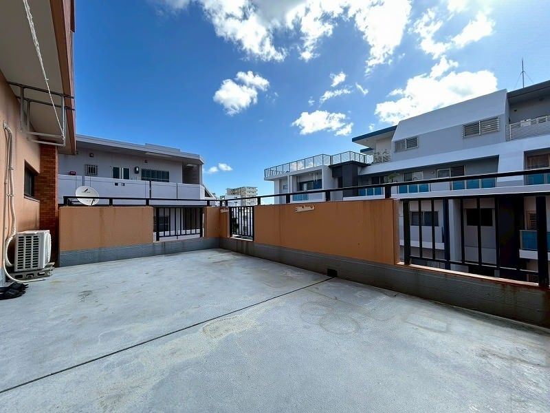 Lions Mansion Furubaru No.3 2LDK Apartment for Sale in Naha - Thumbnail 3