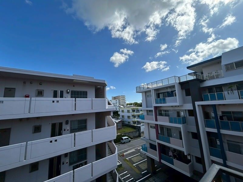 Lions Mansion Furubaru No.3 2LDK Apartment for Sale in Naha - Thumbnail 2