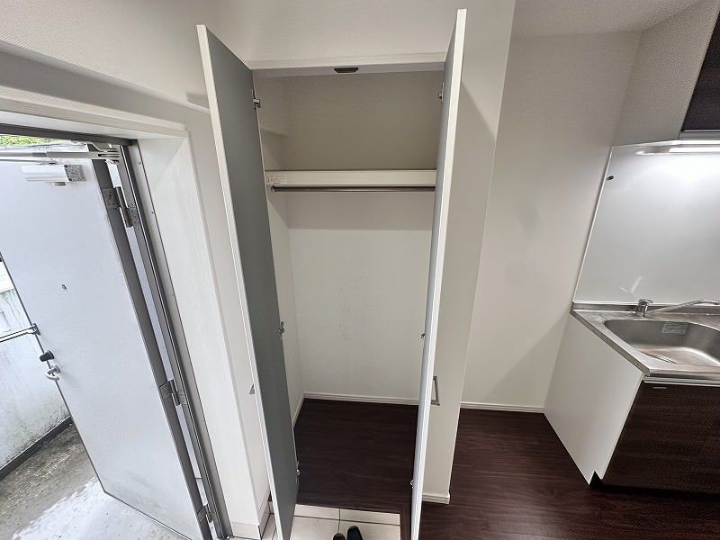 Modern 1K Apartment for Rent in Tomigusuku, Okinawa - Thumbnail 4