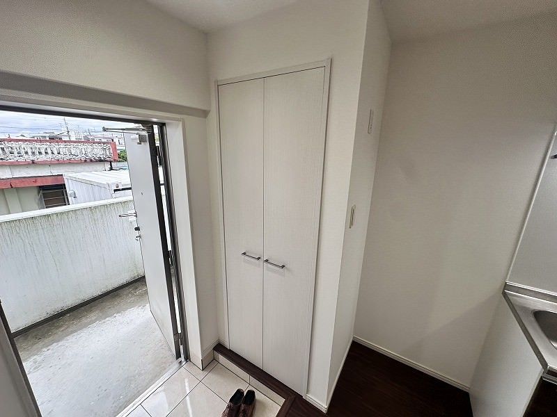 Modern 1K Apartment for Rent in Tomigusuku, Okinawa - Thumbnail 2