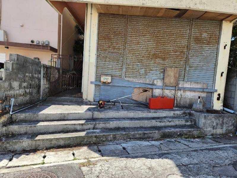 Land for Sale in Itoman, Okinawa with Old House - Thumbnail 4