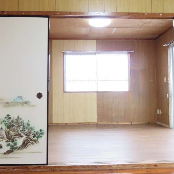 Co-op Noborikawa 2DK Apartment for Rent in Okinawa City - Thumbnail 4