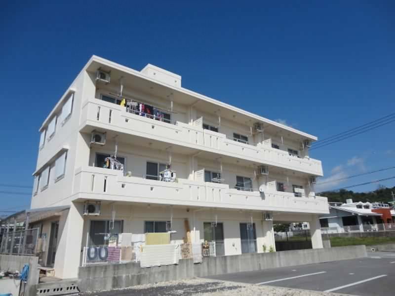 2LDK Apartment for Rent in Tomigusuku, Okinawa - Thumbnail 2