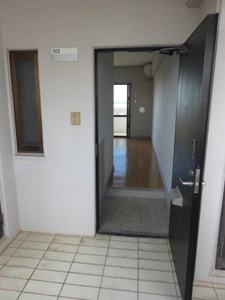 Hills Akane II 1K Apartment for Rent in Ginowan, Okinawa - Thumbnail 2