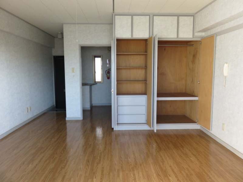 Hills Akane II 1K Apartment for Rent in Ginowan, Okinawa - Thumbnail 4