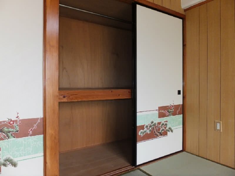 Miyagi Mansion 2DK Rental Apartment in Yomitan, Okinawa - Thumbnail 4