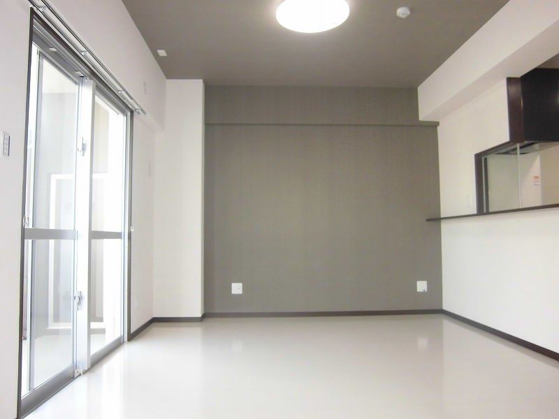 2LDK Apartment for Rent in Shiobaru, Itoman, Okinawa - Thumbnail 2