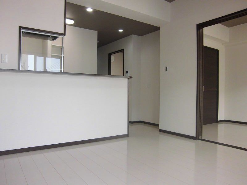 2LDK Apartment for Rent in Shiobaru, Itoman, Okinawa - Thumbnail 4