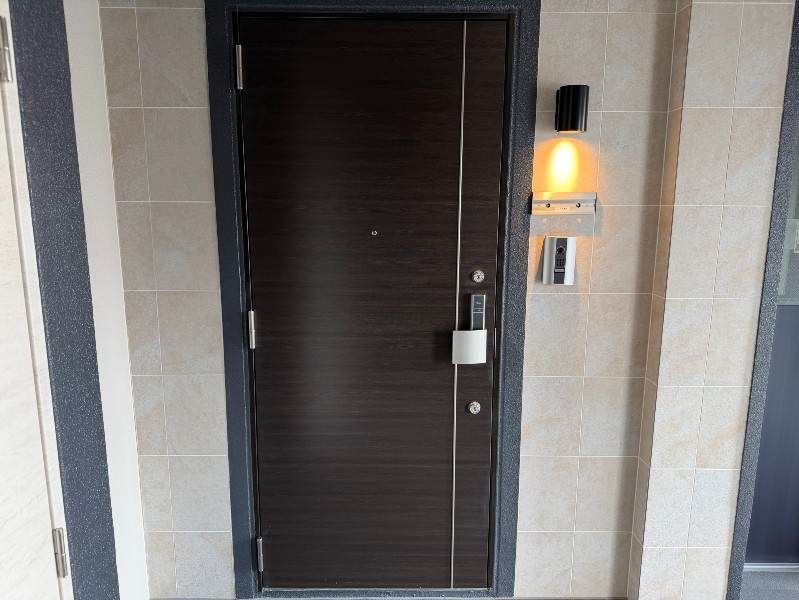 Modern 1LDK Apartment in Naha with Advanced Security & Free Internet - Thumbnail 3