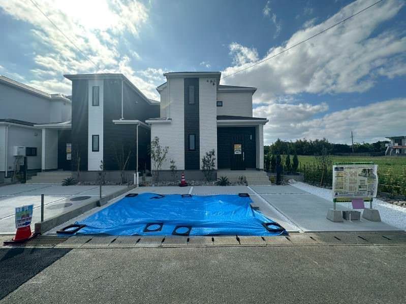 New 4LDK House for Sale in Yomitan Village, Okinawa - Thumbnail 3