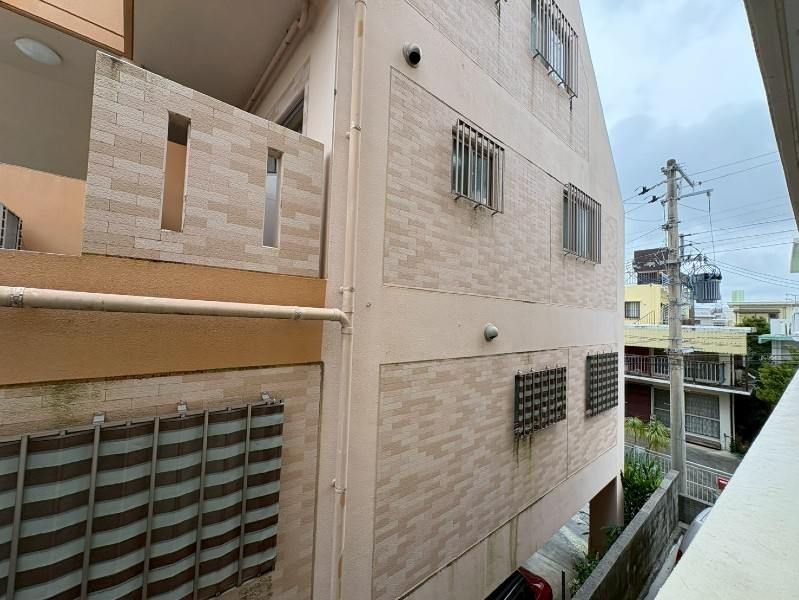 1K Apartment for Rent in Naha Gushikawa, Okinawa - 33,000 Yen - Thumbnail 2