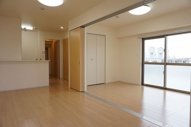 Modern 1LDK Apartment for Rent in Urasoe, Okinawa - Thumbnail 3