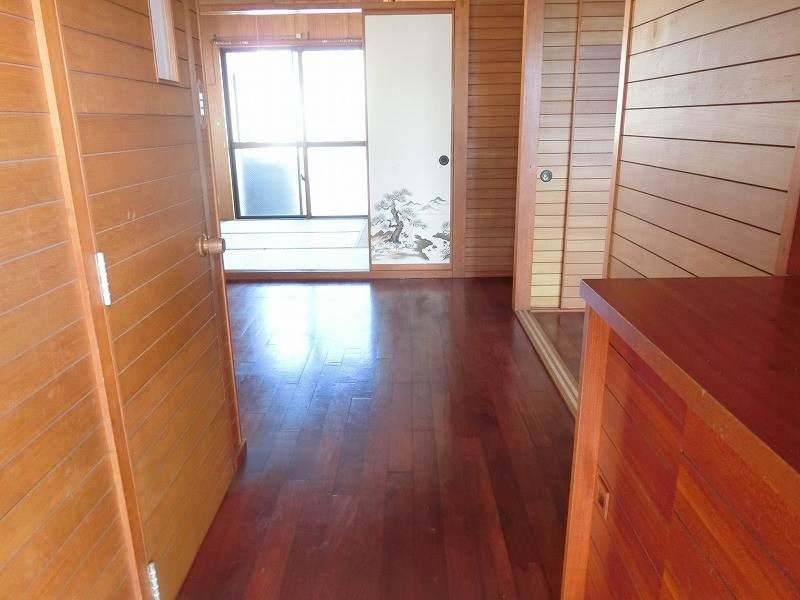 3DK Apartment for Rent in Ginowan, Okinawa with Parking - Thumbnail 3
