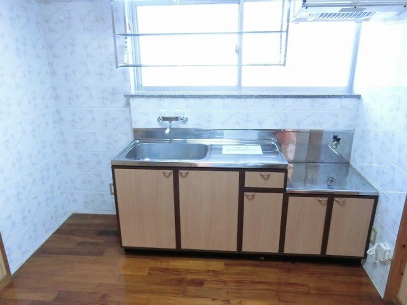 Green House 2DK Apartment for Rent in Nishihara-cho, Okinawa - Thumbnail 2