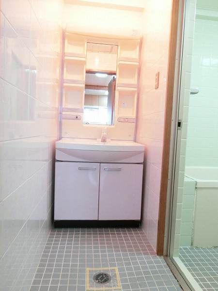 Green House 2DK Apartment for Rent in Nishihara-cho, Okinawa - Thumbnail 4