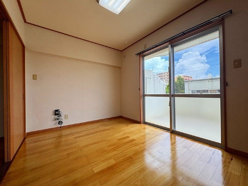 3LDK Apartment for Rent in Yomitan Village, Okinawa - Thumbnail 4