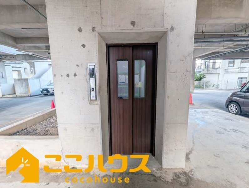 3LDK RC Apartment in Yoseda, Okinawa City for Sale - Thumbnail 4