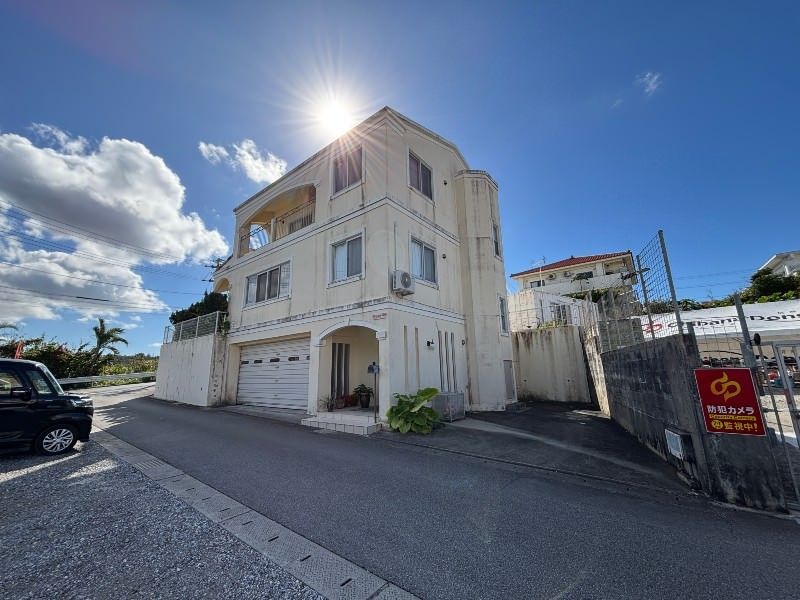 3LDK Reinforced Concrete House for Sale in Yomitan Village, Okinawa - Thumbnail 3